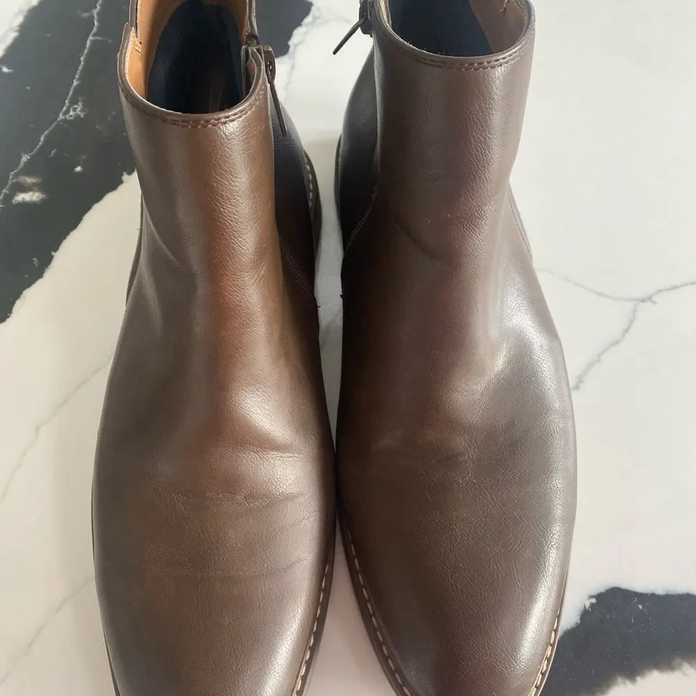 GUESS Men's Chukka Boots in Rich Brown